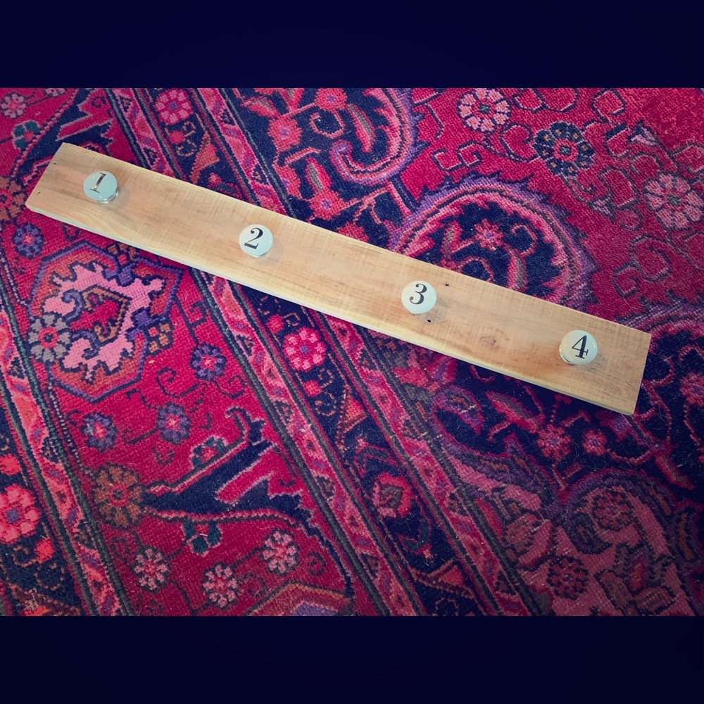 4 knob wall hook